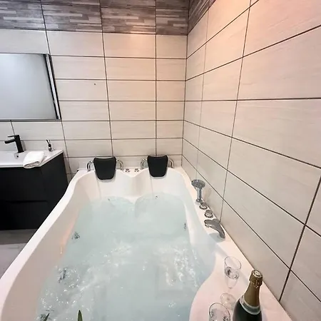 Lägenhet E Servagnat T3 Luxe Avec Sauna Jacuzzi Et Hammam *