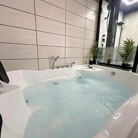 E Servagnat T3 Luxe Avec Sauna Jacuzzi Et Hammam Lägenhet